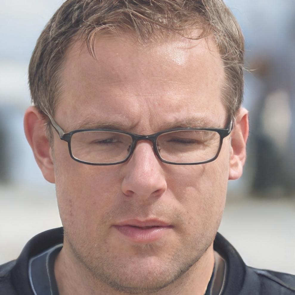 Портрет Дмитра Петренка